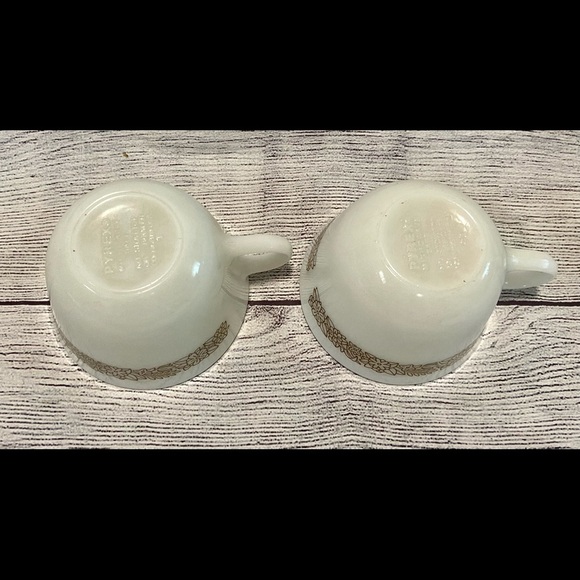 PYREX WOODLAND BROWN COFFEE TEA CUPS SET OF 2! - Picture 7 of 14